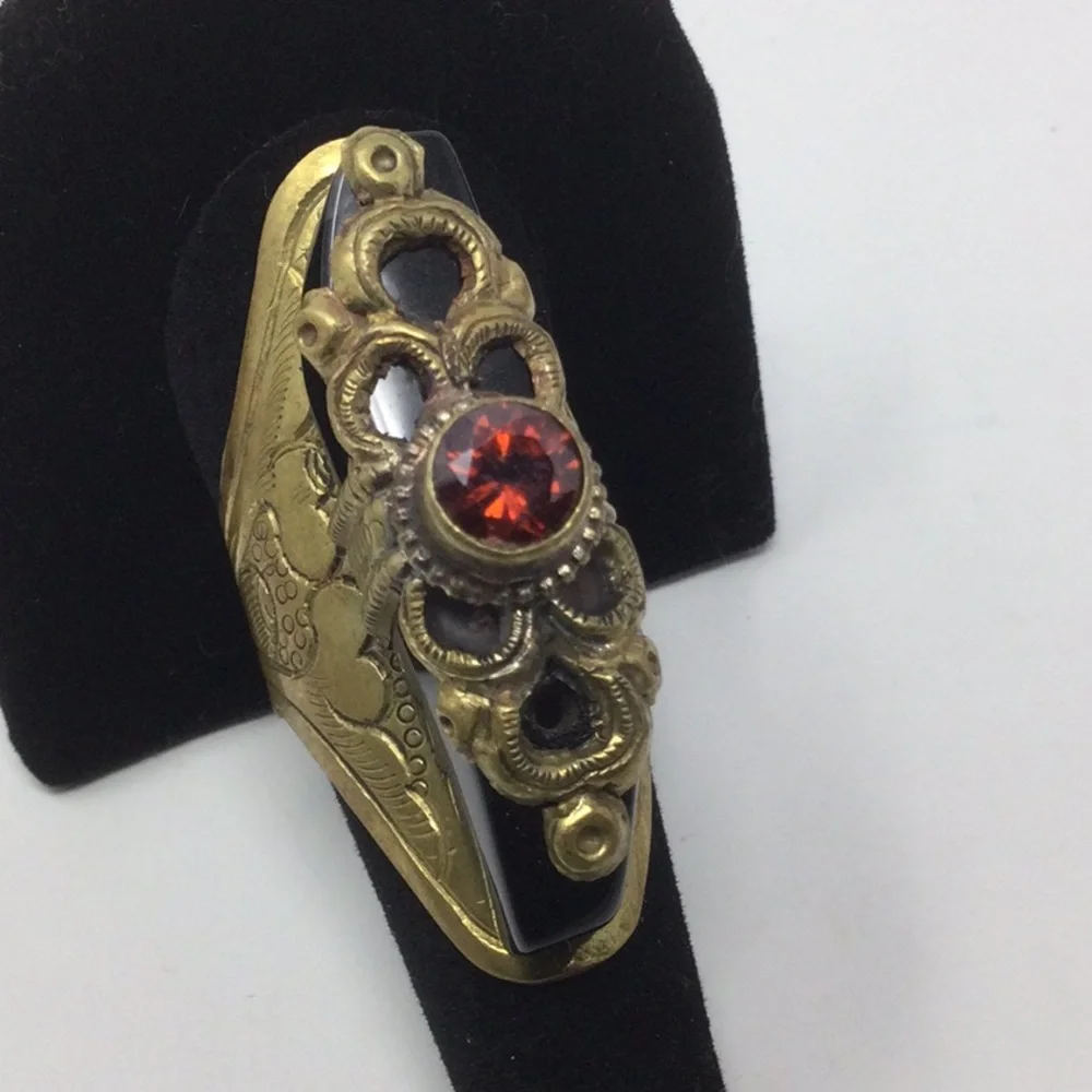 Unusual Tibetan Genuine Black Onyx - Picture 4 of 7